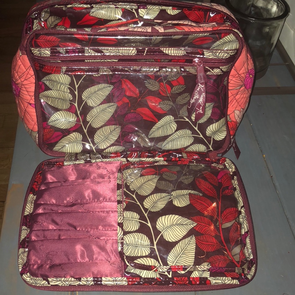VERA BRADLEY woman’s overnight bag NEW